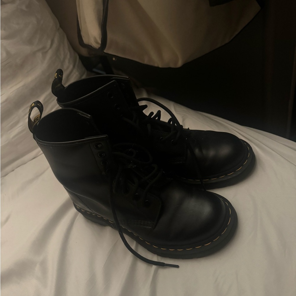 Women’s Dr.Marten Black Leather Lace-Up Boots